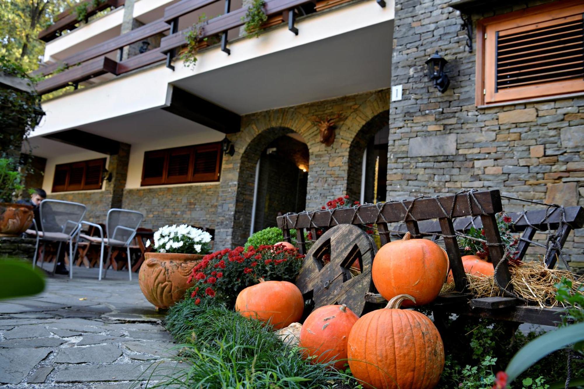 Hotel Restaurant Dreri Tirana Exterior foto